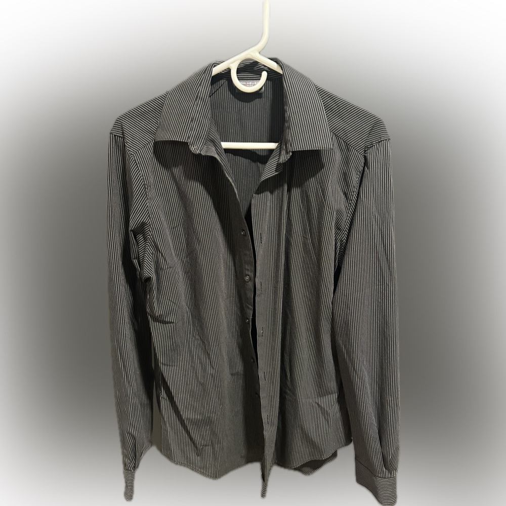 Van Heusen Men’s M Black Pinstripe Flex Shirt- Slim Fit